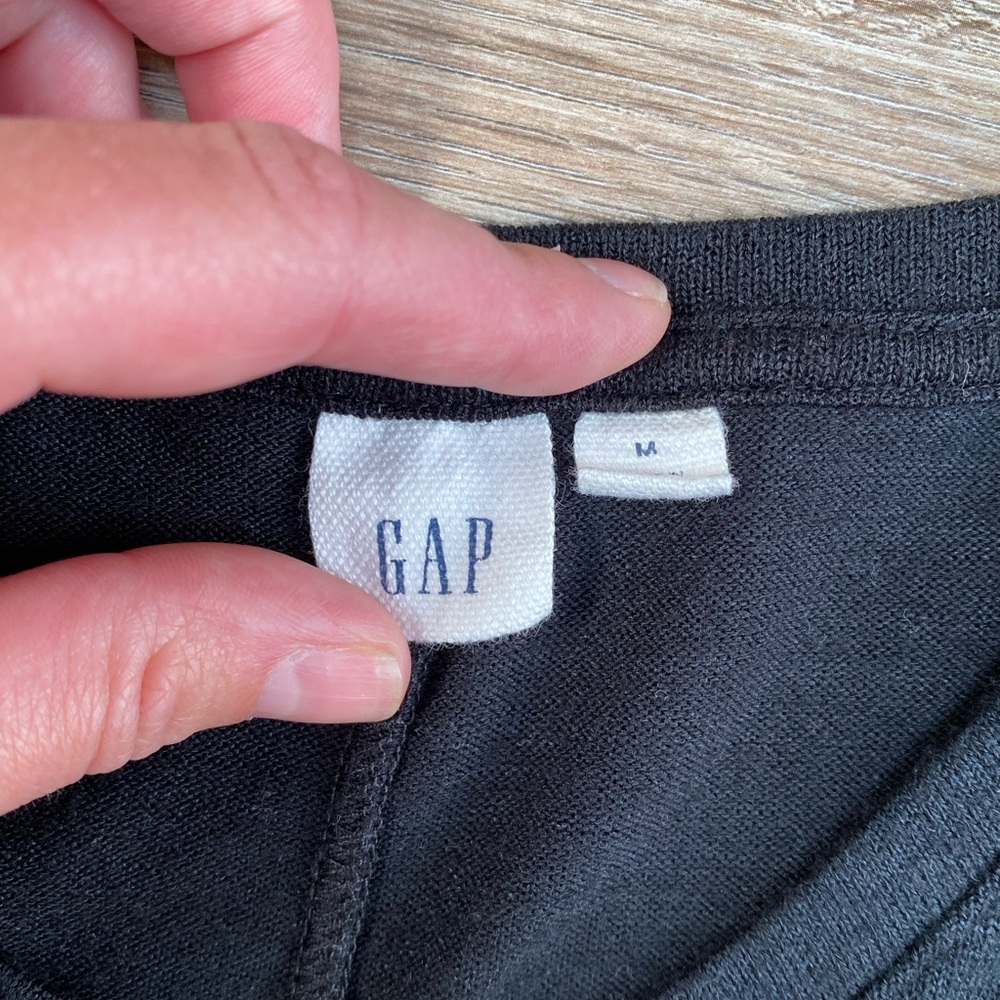 GAP basic black tank - Picture 3 of 4